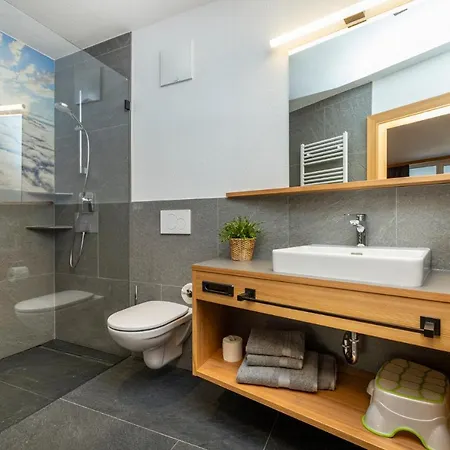 Apartment Phantasia *